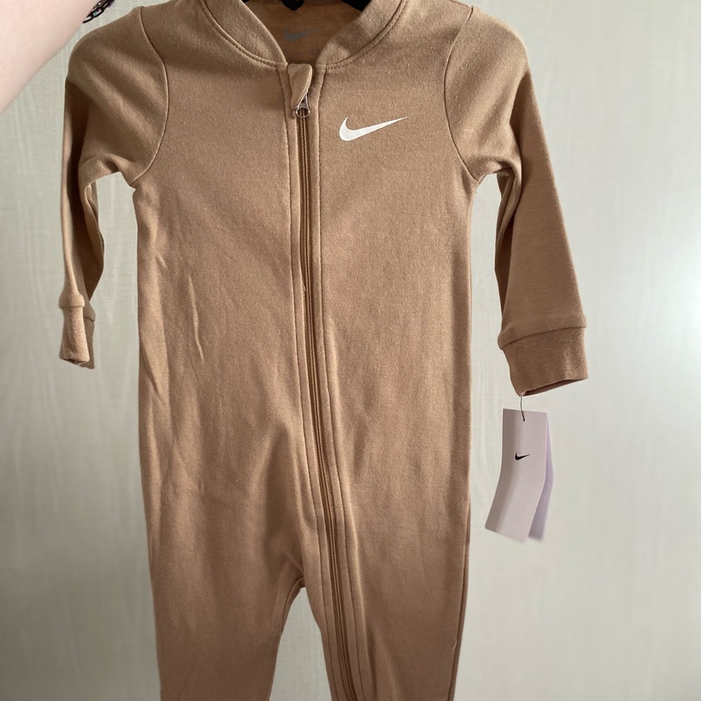 Nike 9 months